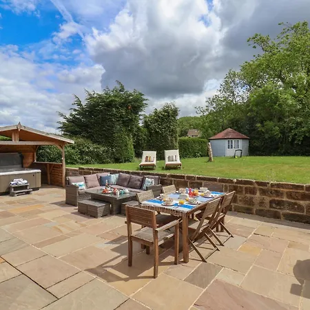 21 Eskdaleside *