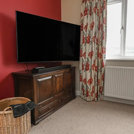 21 Eskdaleside *