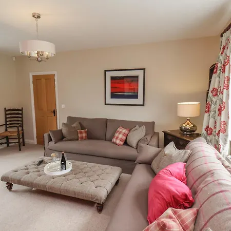 21 Eskdaleside * Whitby