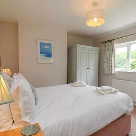 21 Eskdaleside * Whitby