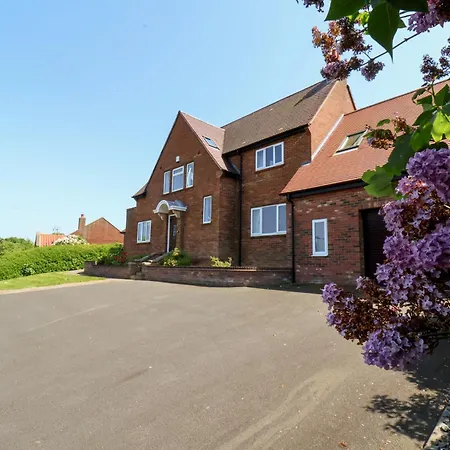 21 Eskdaleside * Whitby